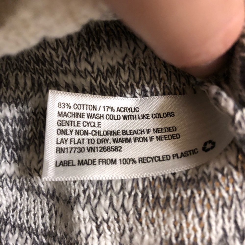 Grayscale Knitted Unique Pattern Shirt - Picture 3 of 4